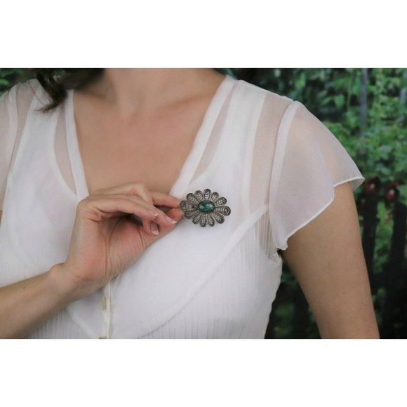 Sterling Silver Green Agate Flower Pin Brooch - Picture 3 of 7